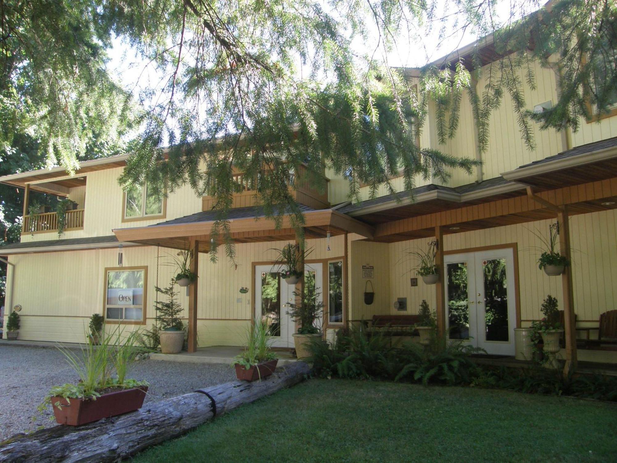 Cedar Wood Lodge Bed & Breakfast Inn Port Alberni Exteriér fotografie