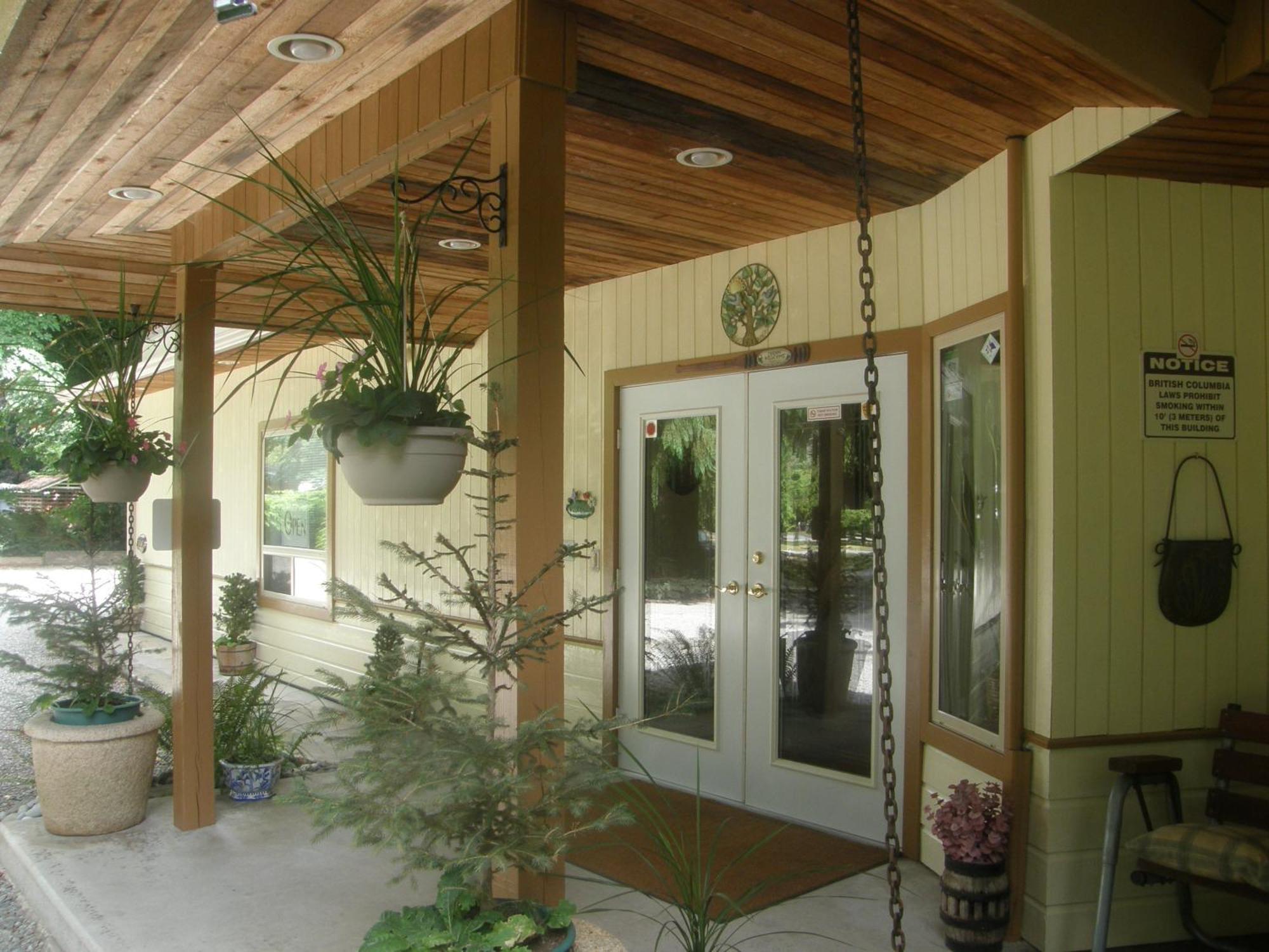 Cedar Wood Lodge Bed & Breakfast Inn Port Alberni Exteriér fotografie