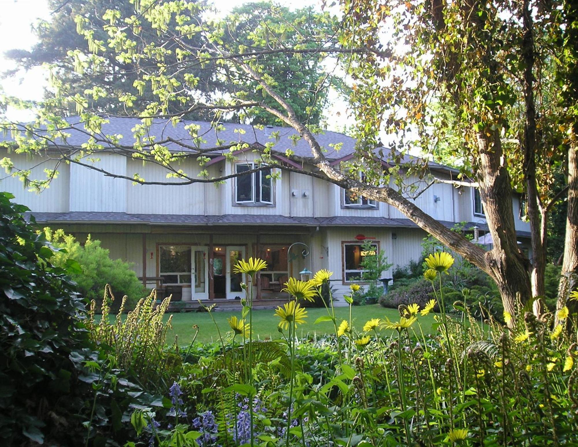 Cedar Wood Lodge Bed & Breakfast Inn Port Alberni Exteriér fotografie