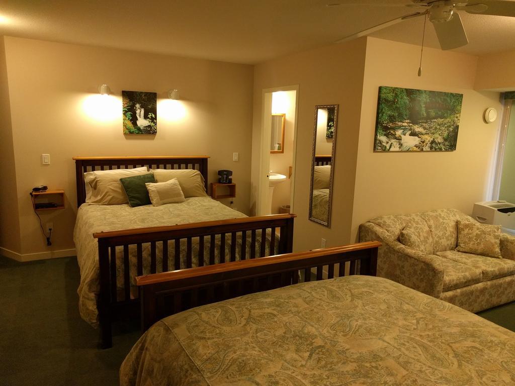 Cedar Wood Lodge Bed & Breakfast Inn Port Alberni Exteriér fotografie