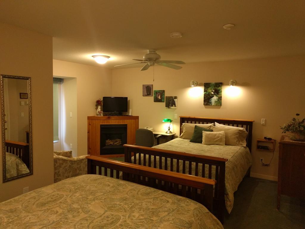 Cedar Wood Lodge Bed & Breakfast Inn Port Alberni Exteriér fotografie