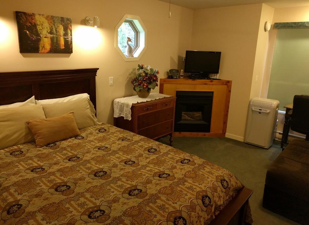 Cedar Wood Lodge Bed & Breakfast Inn Port Alberni Exteriér fotografie