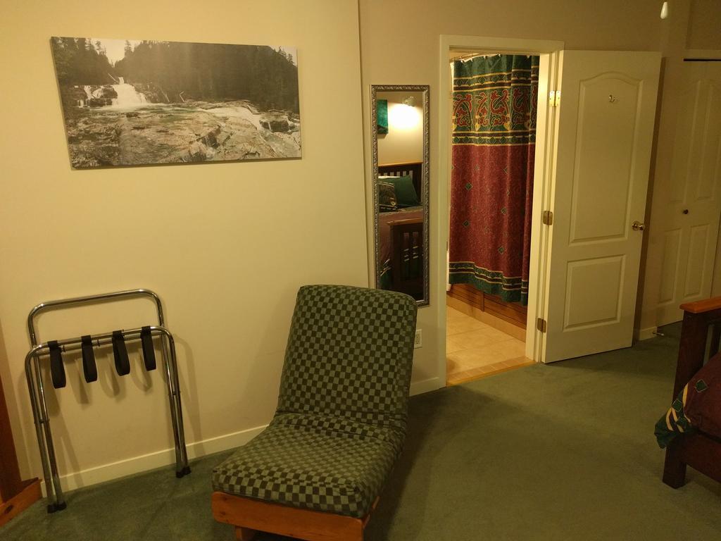 Cedar Wood Lodge Bed & Breakfast Inn Port Alberni Exteriér fotografie
