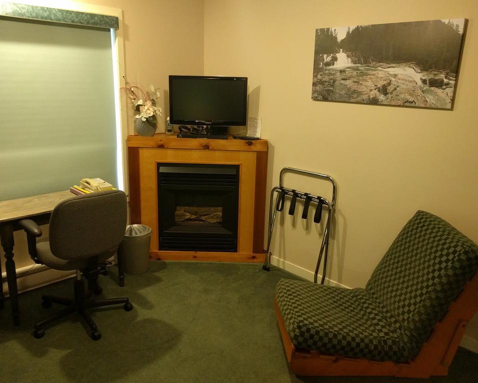 Cedar Wood Lodge Bed & Breakfast Inn Port Alberni Exteriér fotografie