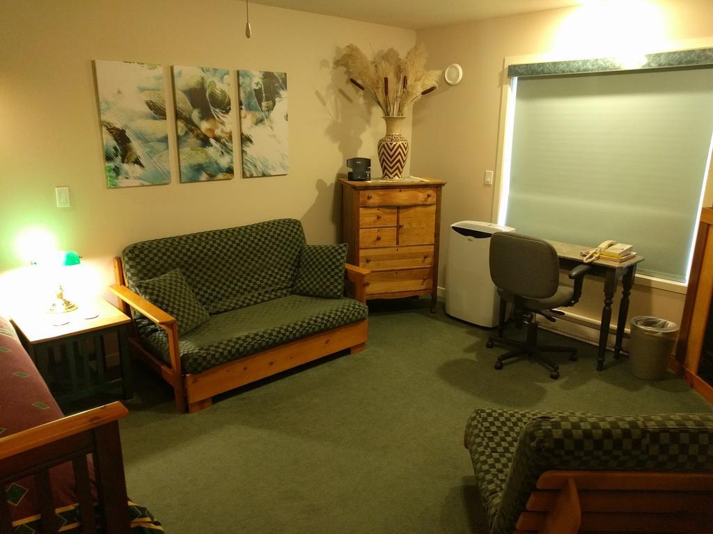 Cedar Wood Lodge Bed & Breakfast Inn Port Alberni Exteriér fotografie