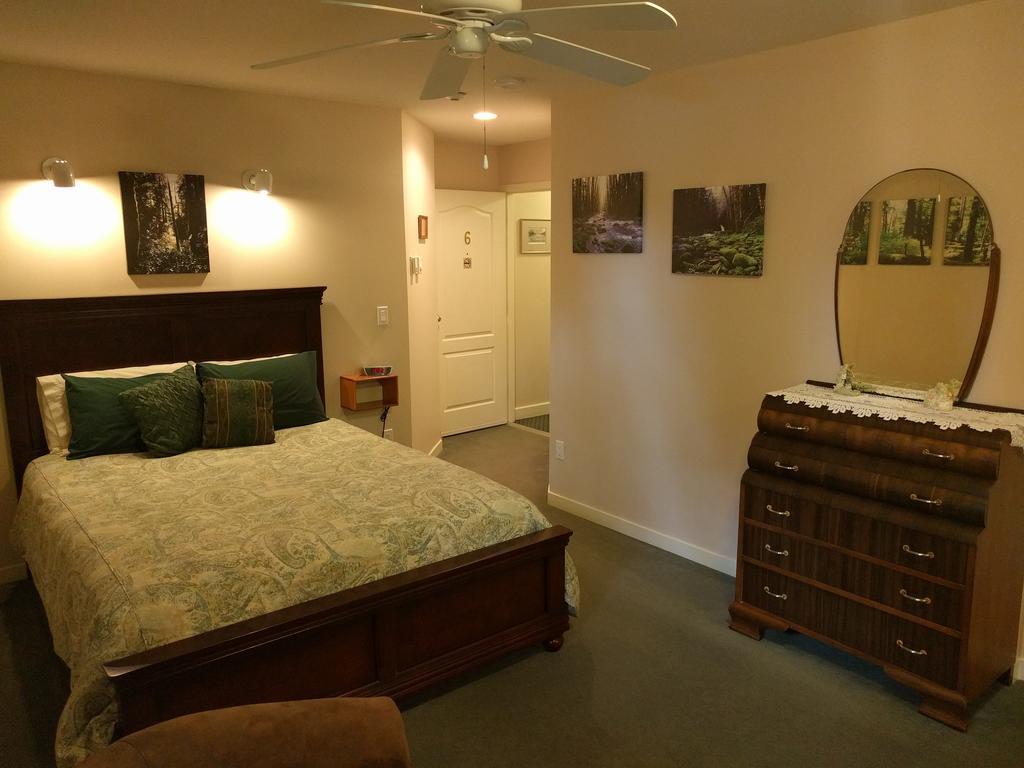 Cedar Wood Lodge Bed & Breakfast Inn Port Alberni Exteriér fotografie
