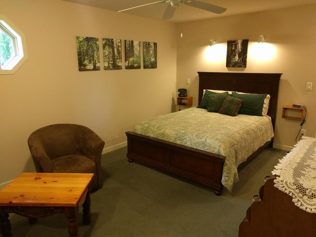 Cedar Wood Lodge Bed & Breakfast Inn Port Alberni Exteriér fotografie