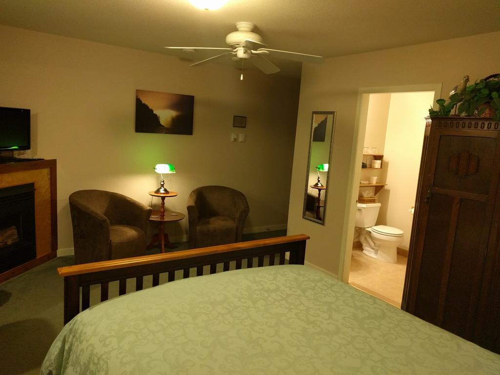Cedar Wood Lodge Bed & Breakfast Inn Port Alberni Exteriér fotografie