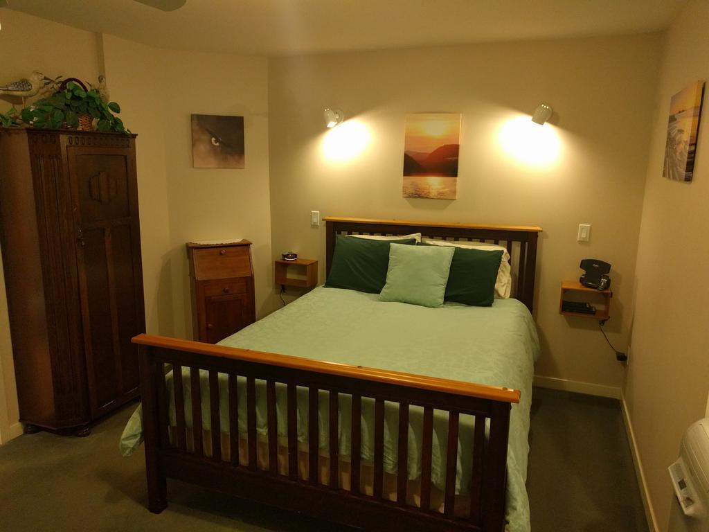 Cedar Wood Lodge Bed & Breakfast Inn Port Alberni Exteriér fotografie