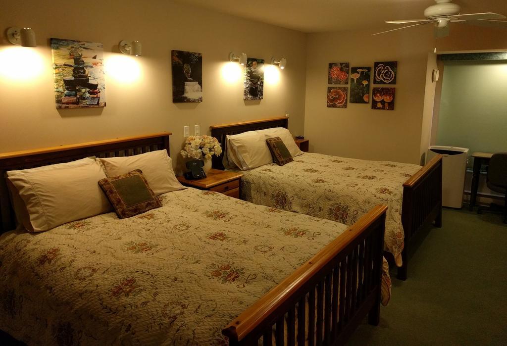 Cedar Wood Lodge Bed & Breakfast Inn Port Alberni Exteriér fotografie