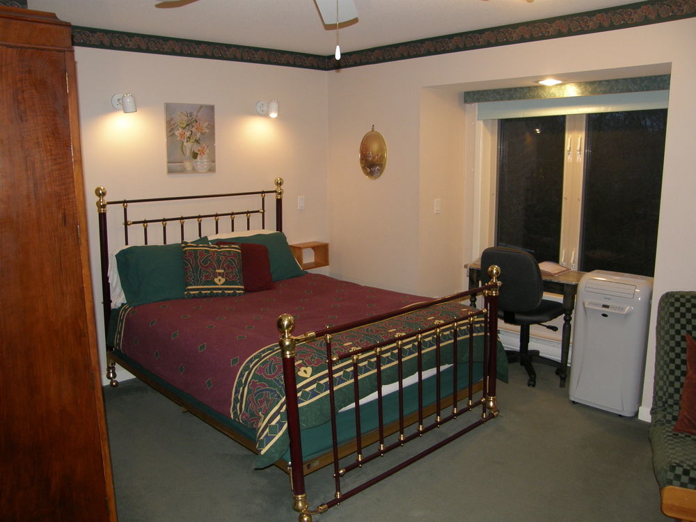 Cedar Wood Lodge Bed & Breakfast Inn Port Alberni Exteriér fotografie