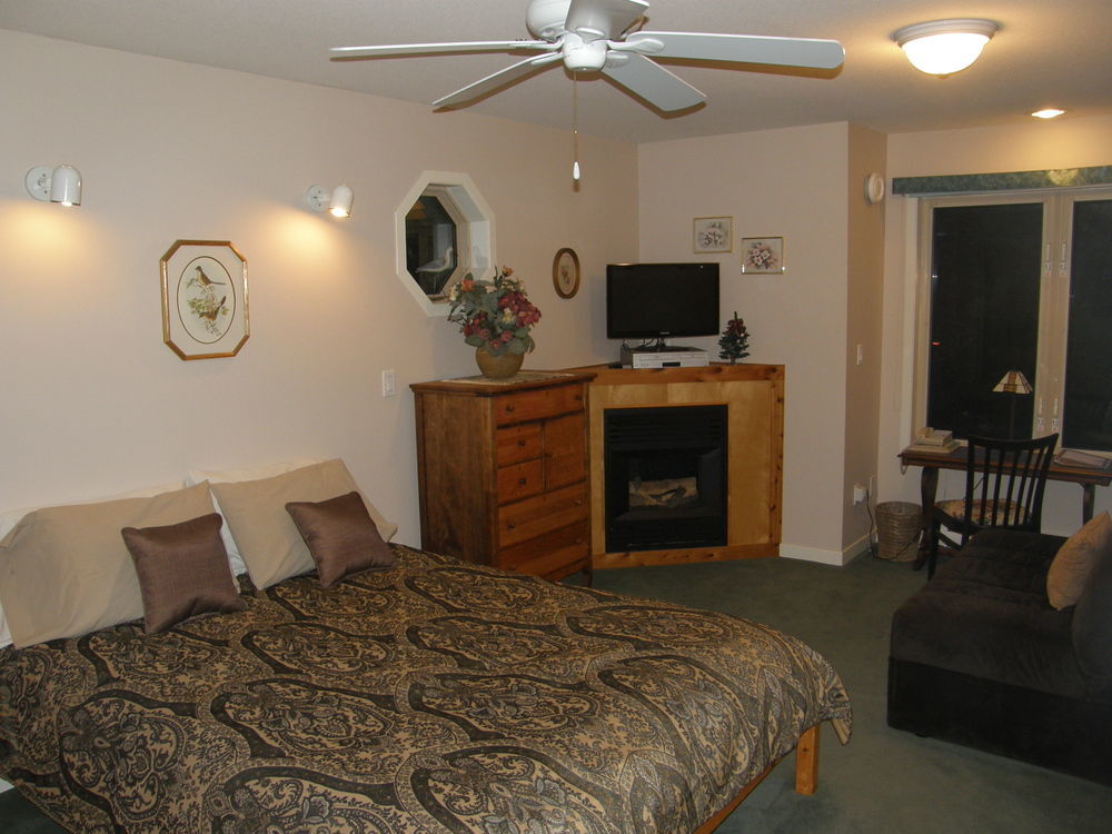 Cedar Wood Lodge Bed & Breakfast Inn Port Alberni Exteriér fotografie