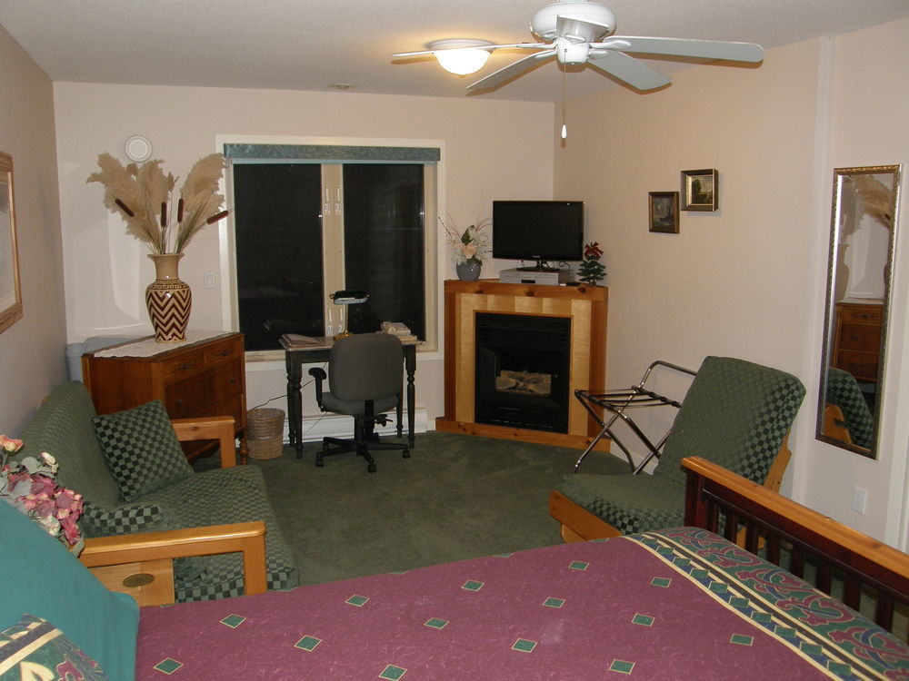 Cedar Wood Lodge Bed & Breakfast Inn Port Alberni Exteriér fotografie