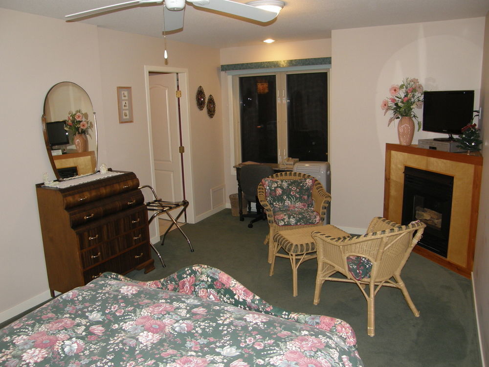 Cedar Wood Lodge Bed & Breakfast Inn Port Alberni Exteriér fotografie